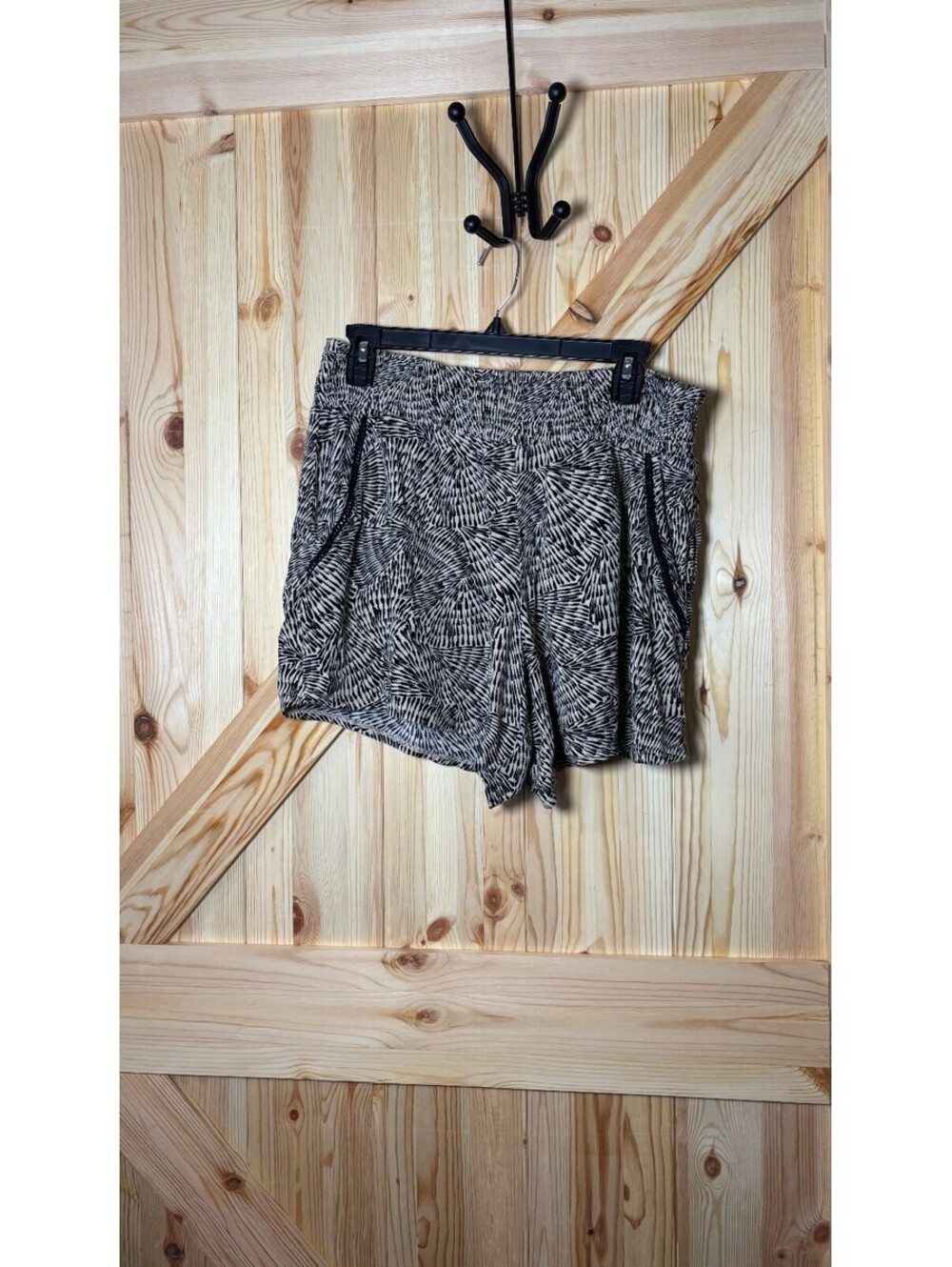 Three Dots Printed Rayon Shorts with Elastic Waistband Size L